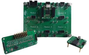 verschiedene_mexleplatinen_und_kleine_traegerplatine.jpg verschiedene_mexleplatinen_und_kleine_traegerplatine.jpg